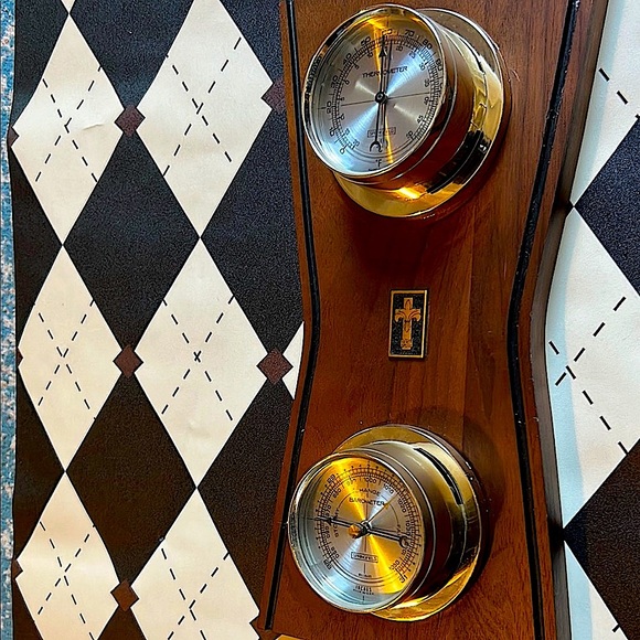 Vintage Barometer & Thermometer Wooden Plaque – Functional Elegance - Picture 4 of 12